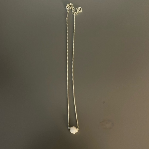 never worn kendra scott necklace - Picture 1 of 1